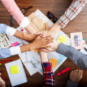 Zdjęcie do artykułu omawiającego, na czym polega trening umiejętności społecznych w Policach